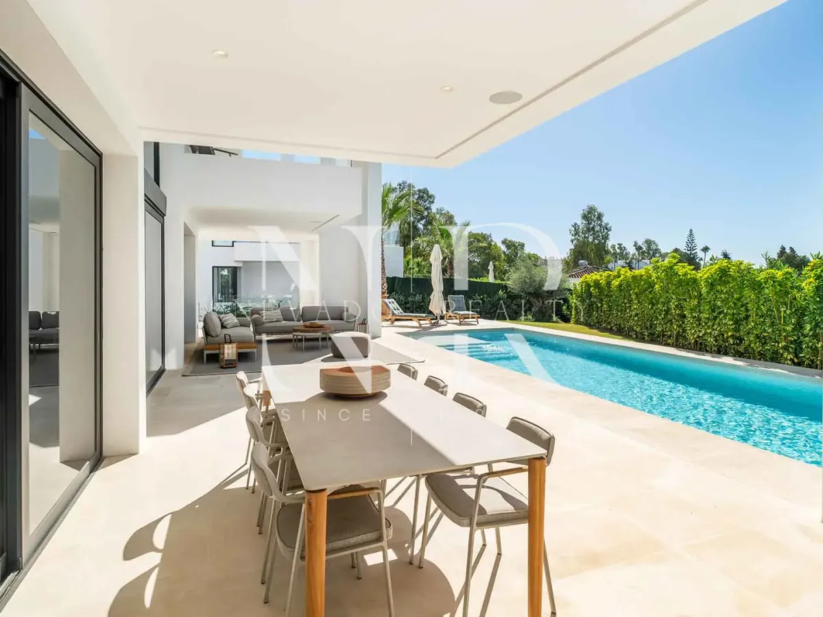 Designer villa for sale in El Paraíso