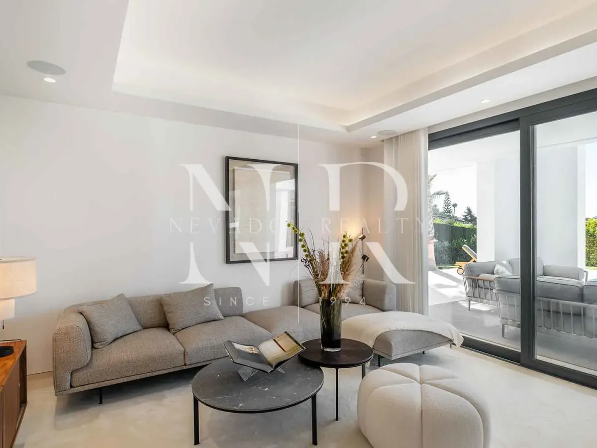 Designer villa for sale in El Paraíso