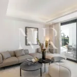 Designer villa for sale in El Paraíso 8