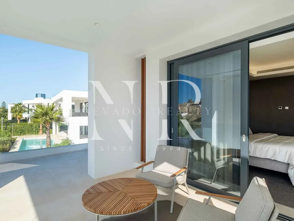 Designer villa for sale in El Paraíso