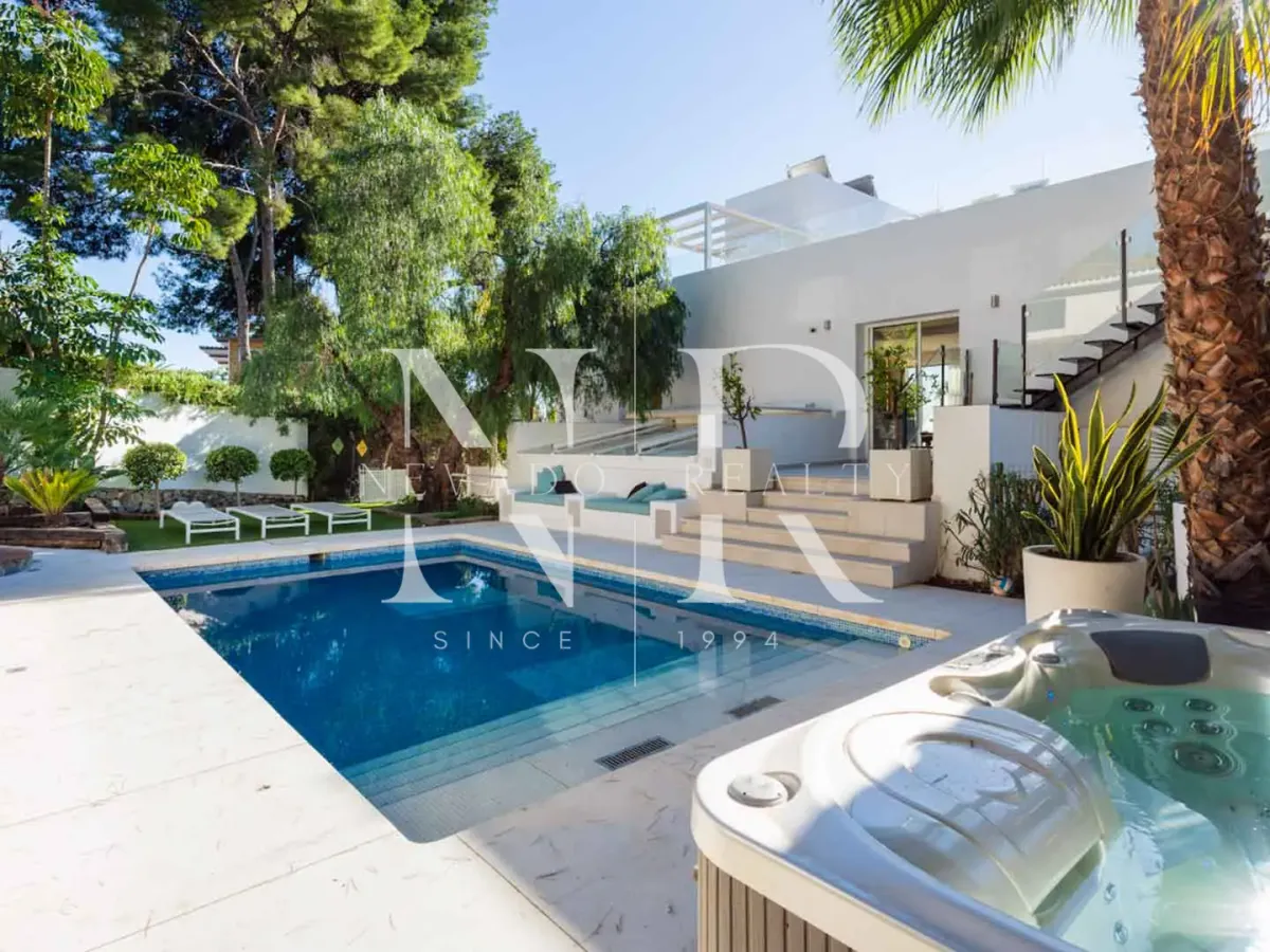 Villa in Nueva Andalucía for sale