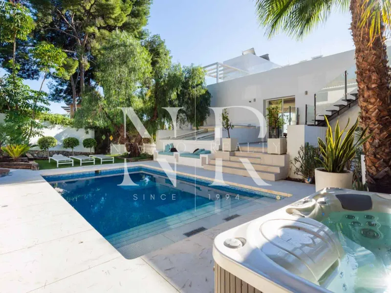 Villa in Nueva Andalucía for sale