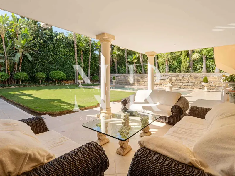 Villa for sale in Nueva Andalucía