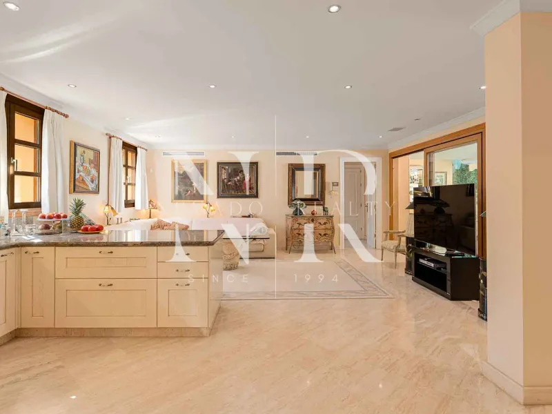 Villa for sale in Nueva Andalucía