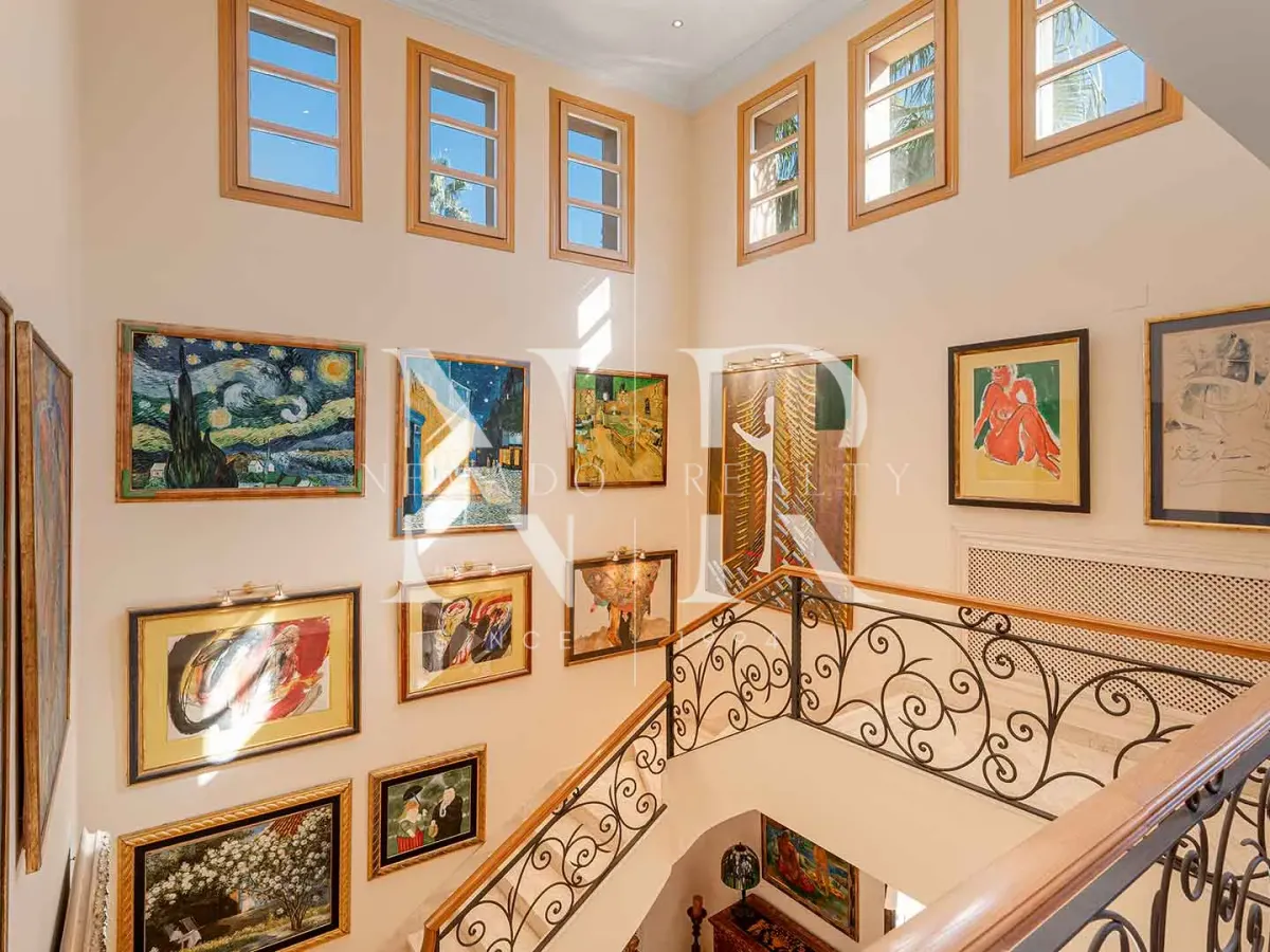 Villa for sale in Nueva Andalucía