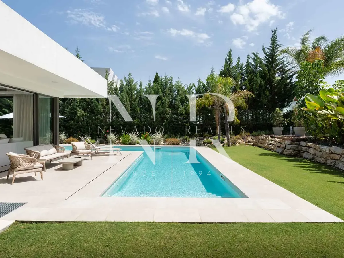 Newly built villa for sale in the La Cerquilla residential area