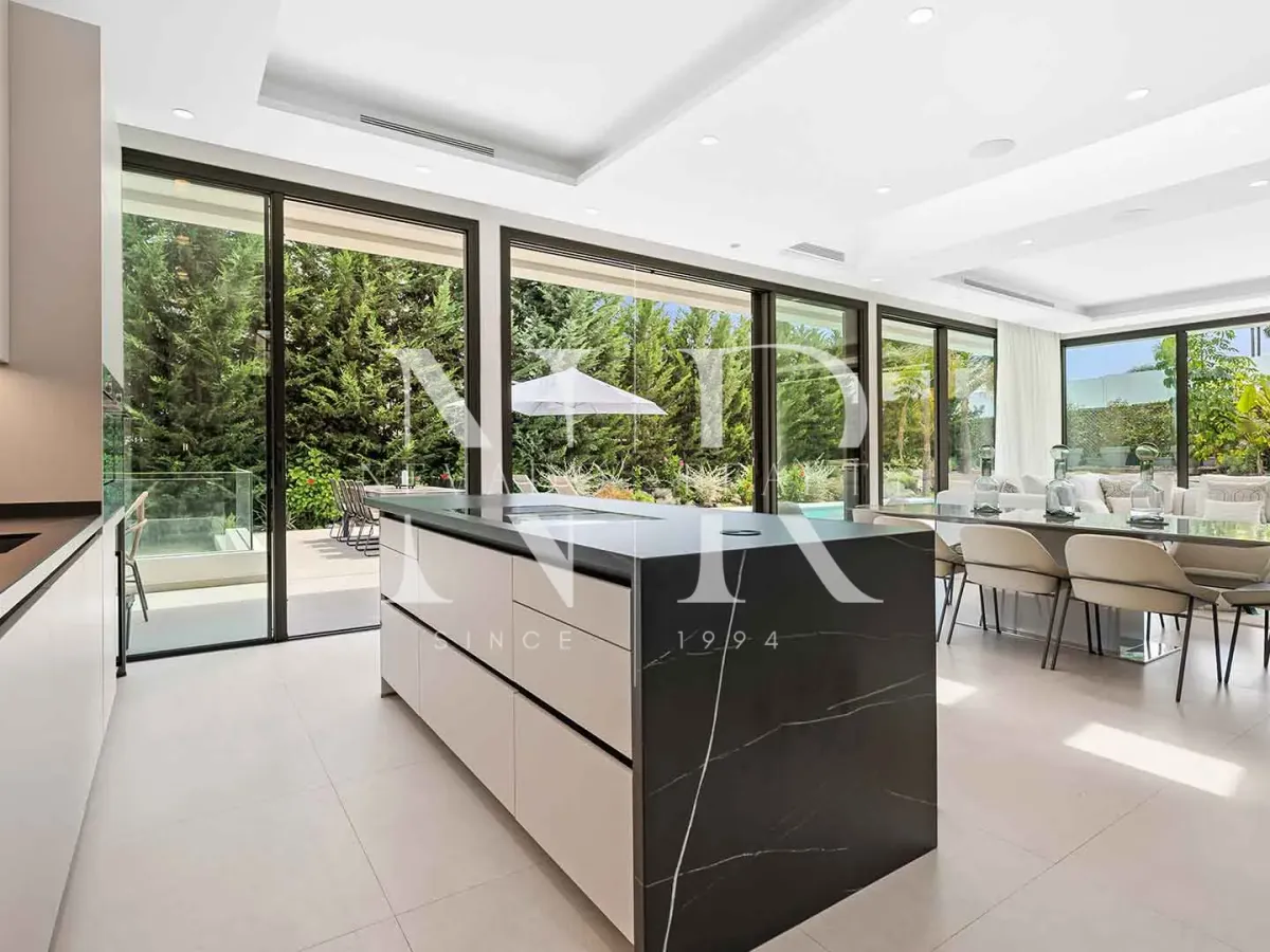 Newly built villa for sale in the La Cerquilla residential area