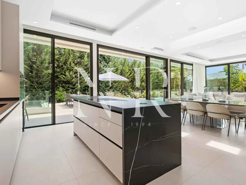 Newly built villa for sale in the La Cerquilla residential area