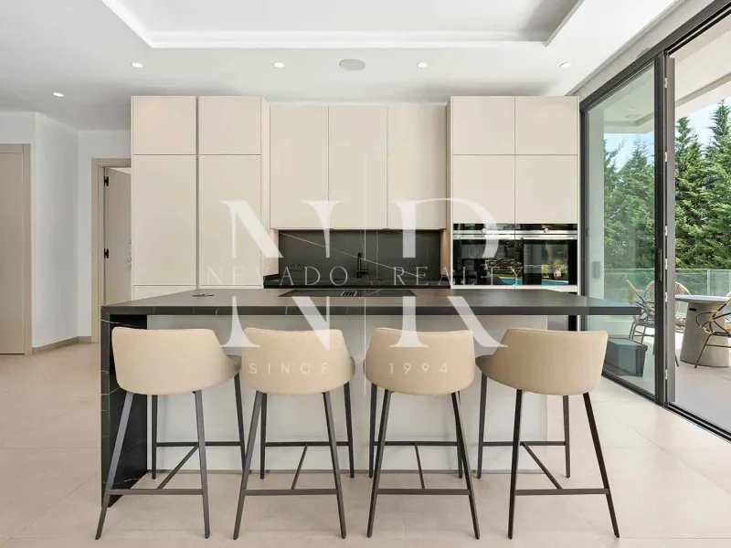 Newly built villa for sale in the La Cerquilla residential area