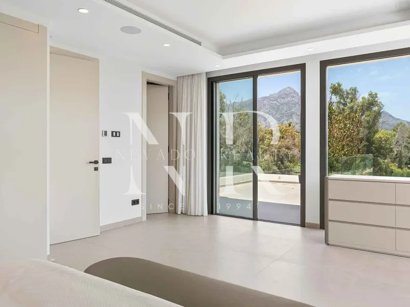 Newly built villa for sale in the La Cerquilla residential area