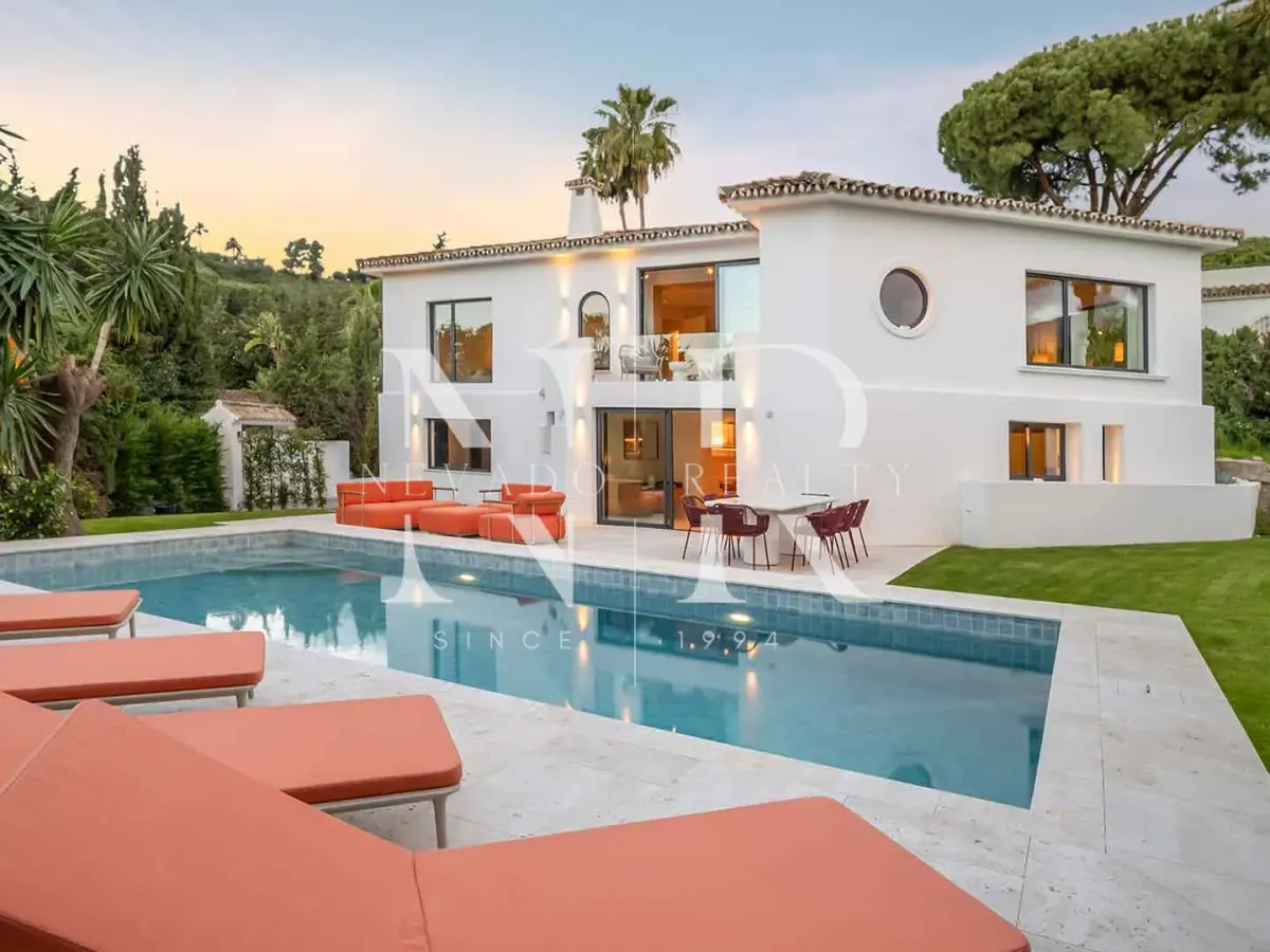 Villa in Las Brisas Golf completely renovated for sale