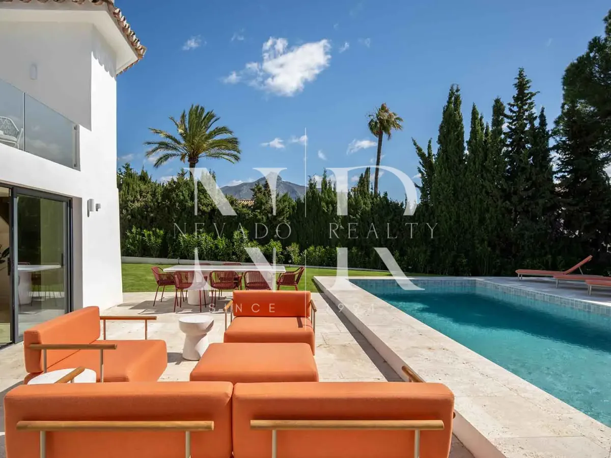 Villa in Las Brisas Golf completely renovated for sale