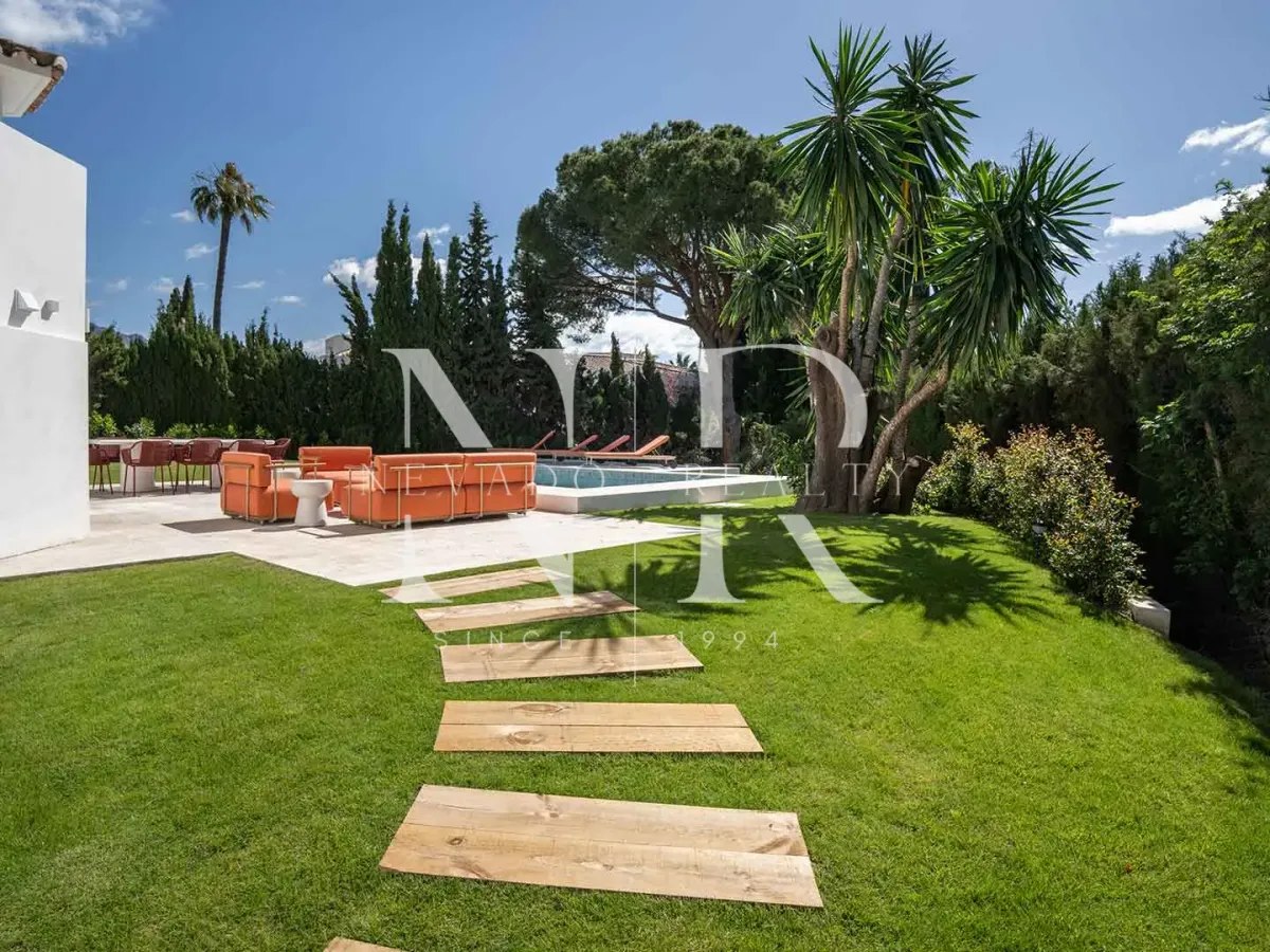 Villa in Las Brisas Golf completely renovated for sale