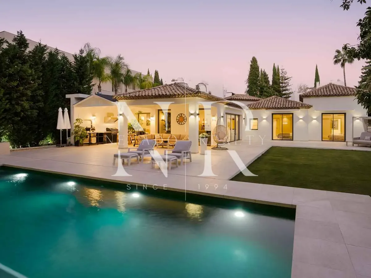 Completely renovated villa for sale in the La Cerquilla residential area