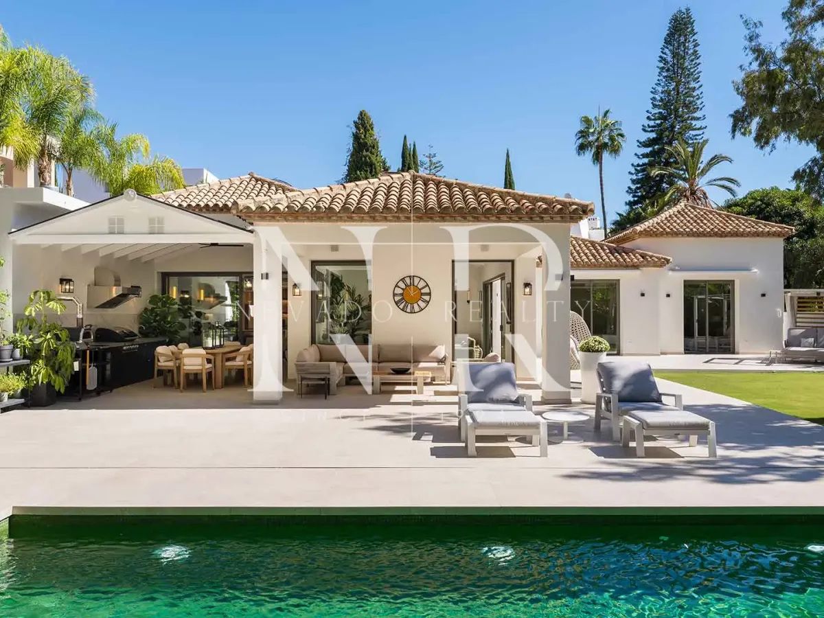 Completely renovated villa for sale in the La Cerquilla residential area