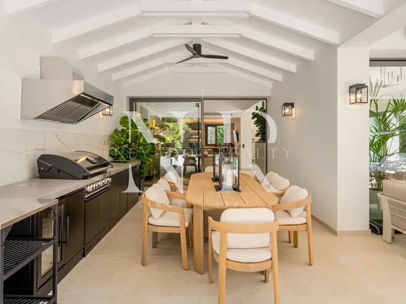 Completely renovated villa for sale in the La Cerquilla residential area