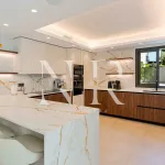 Completely renovated villa for sale in the La Cerquilla residential area 9