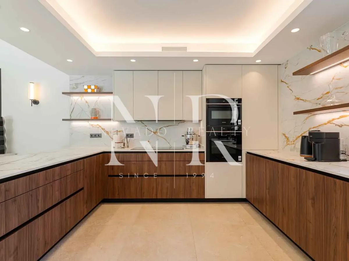 Completely renovated villa for sale in the La Cerquilla residential area