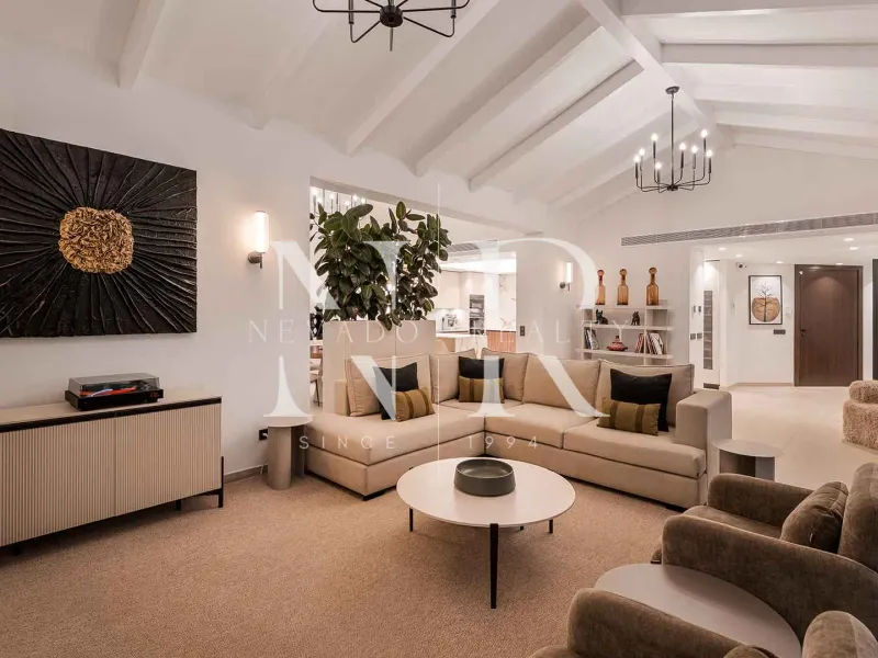 Completely renovated villa for sale in the La Cerquilla residential area