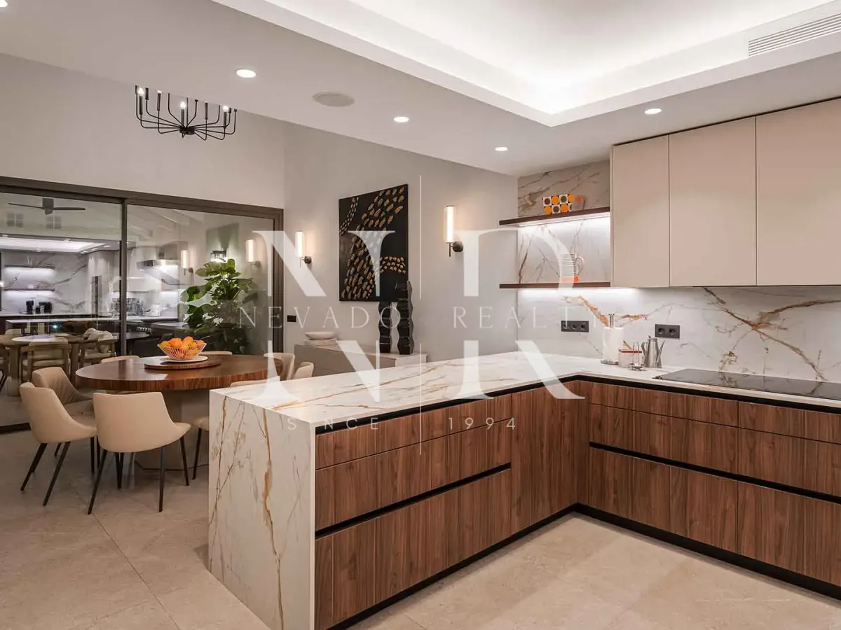 Completely renovated villa for sale in the La Cerquilla residential area