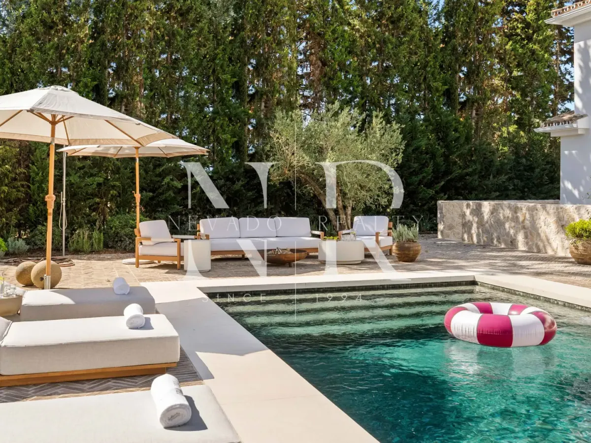 Villa for sale in Las Brisas Golf, on the first line of the golf course