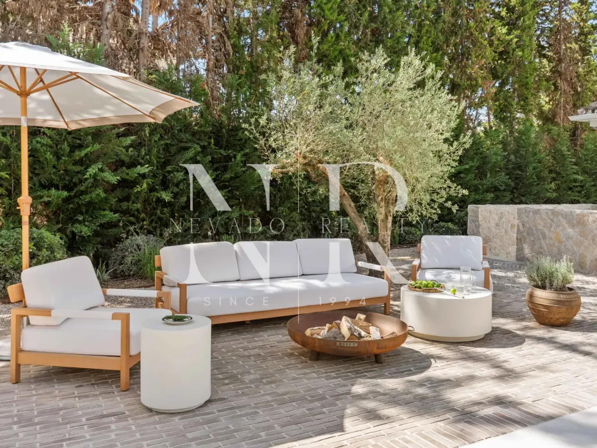 Villa for sale in Las Brisas Golf, on the first line of the golf course