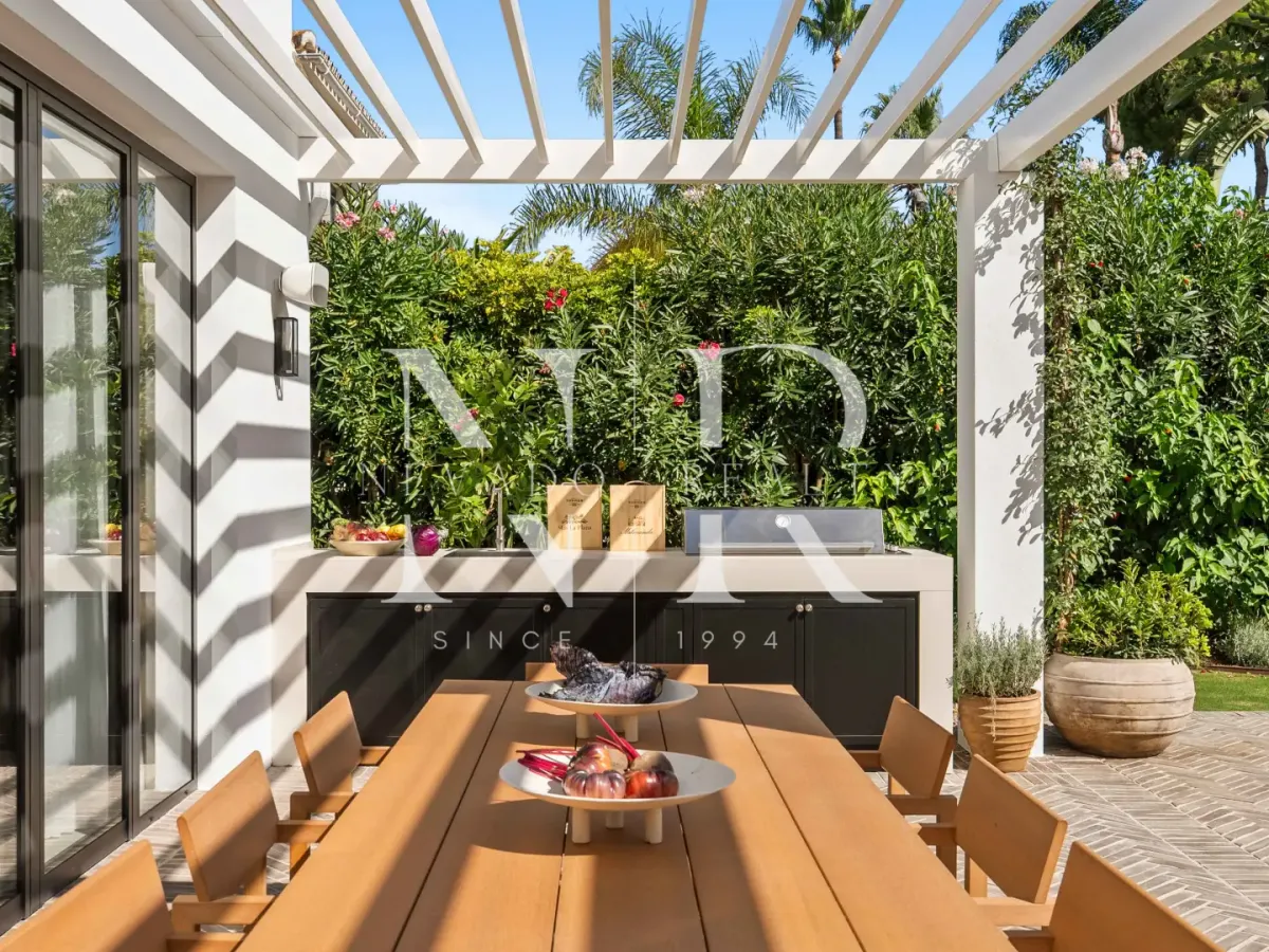 Villa for sale in Las Brisas Golf, on the first line of the golf course