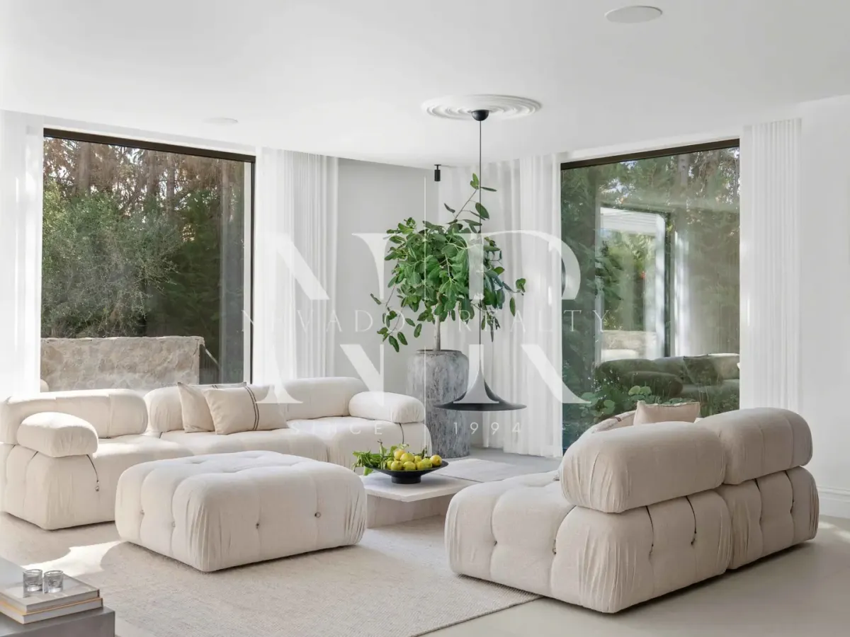 Villa for sale in Las Brisas Golf, on the first line of the golf course