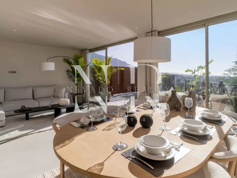 Completely renovated apartment for sale in the Palacetes Les Belvederes development