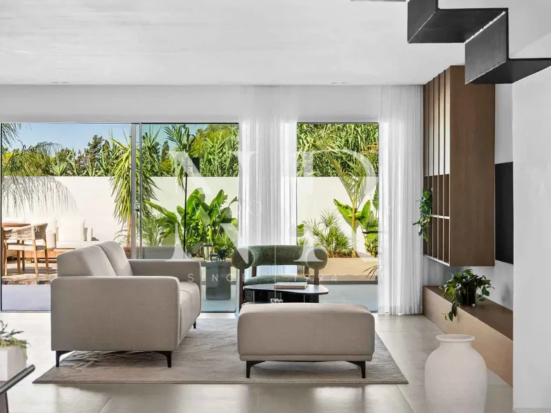 Fully renovated townhouse in Nueva Andalucía for sale