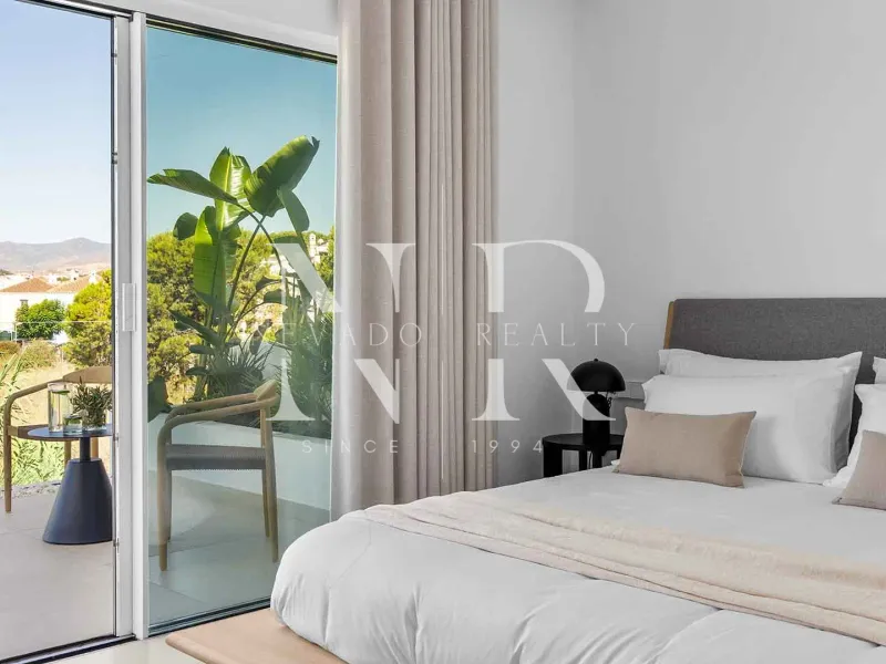 Fully renovated townhouse in Nueva Andalucía for sale