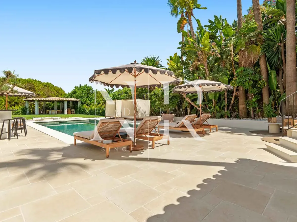 Villa in Nueva Andalucía with sea views for sale