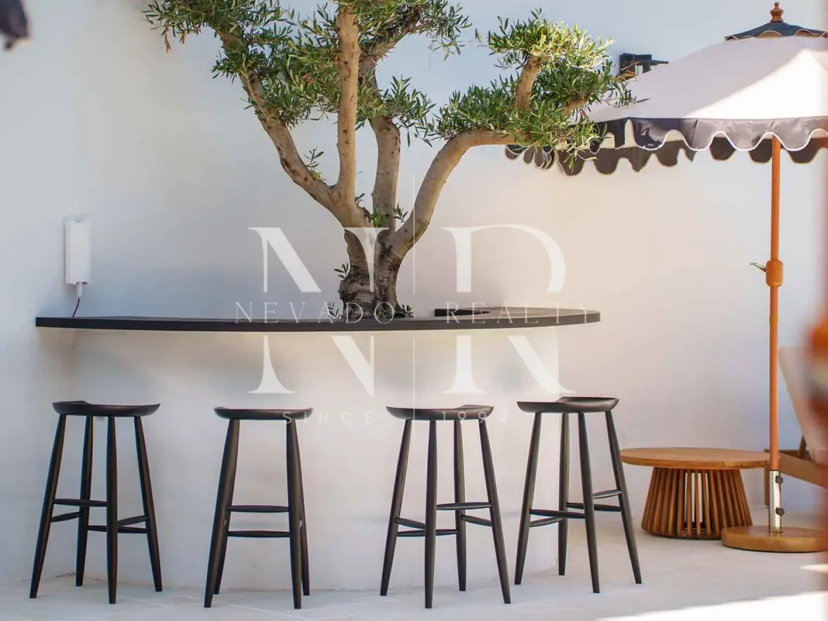 Villa in Nueva Andalucía with sea views for sale