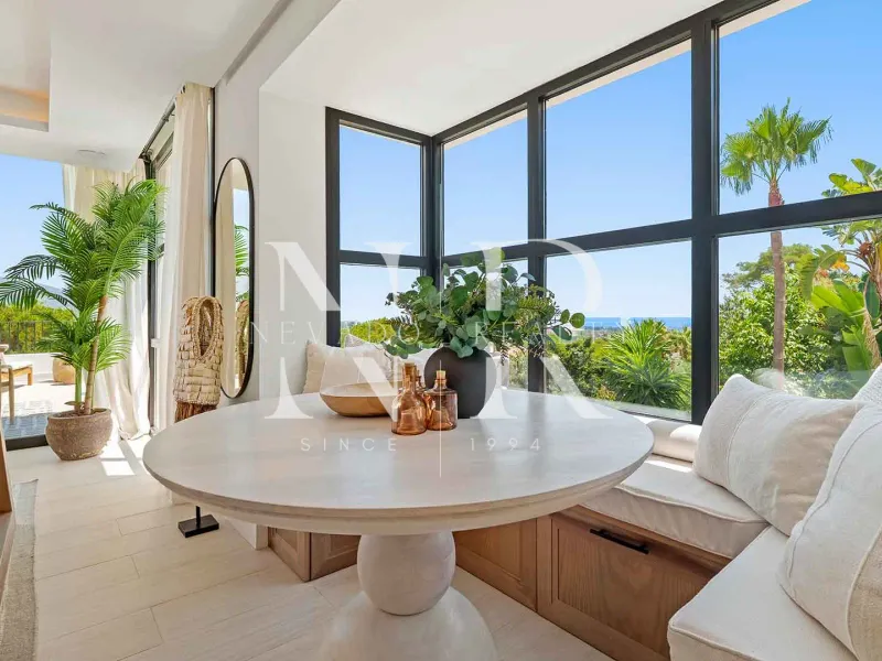 Villa in Nueva Andalucía with sea views for sale