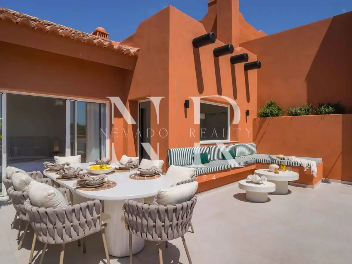 Completely renovated penthouse for sale in the Alminar de Marbella development