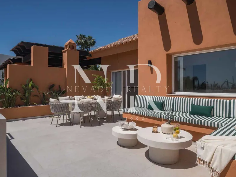 Completely renovated penthouse for sale in the Alminar de Marbella development