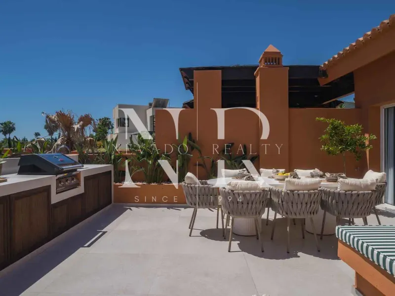 Completely renovated penthouse for sale in the Alminar de Marbella development