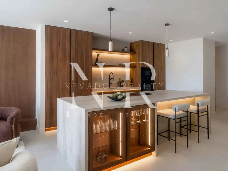 Completely renovated penthouse for sale in the Alminar de Marbella development