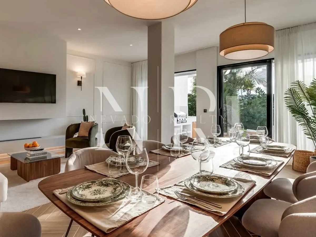 Semi-detached house in Los Potros residential area, completely refurbished, for sale