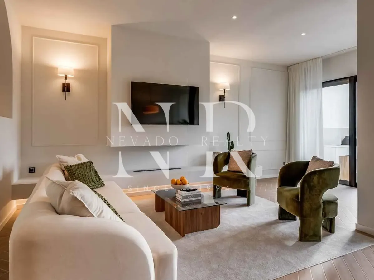 Semi-detached house in Los Potros residential area, completely refurbished, for sale