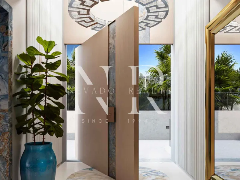 Designer villa for sale in Lomas de Nueva Andalucía