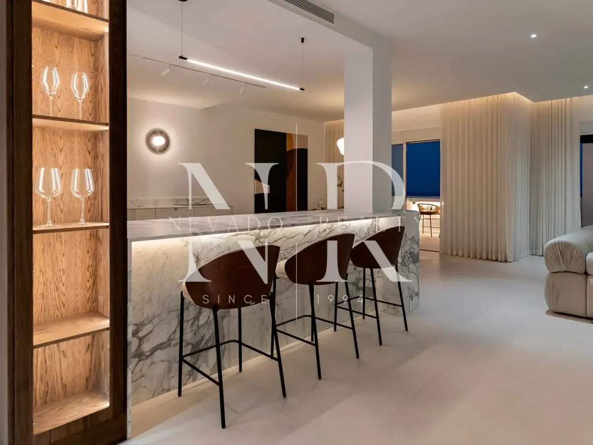 Penthouse in La Quinta Village residential complex with sea views for sale