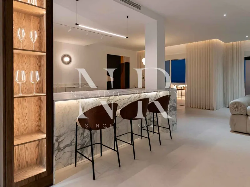 Penthouse in La Quinta Village residential complex with sea views for sale