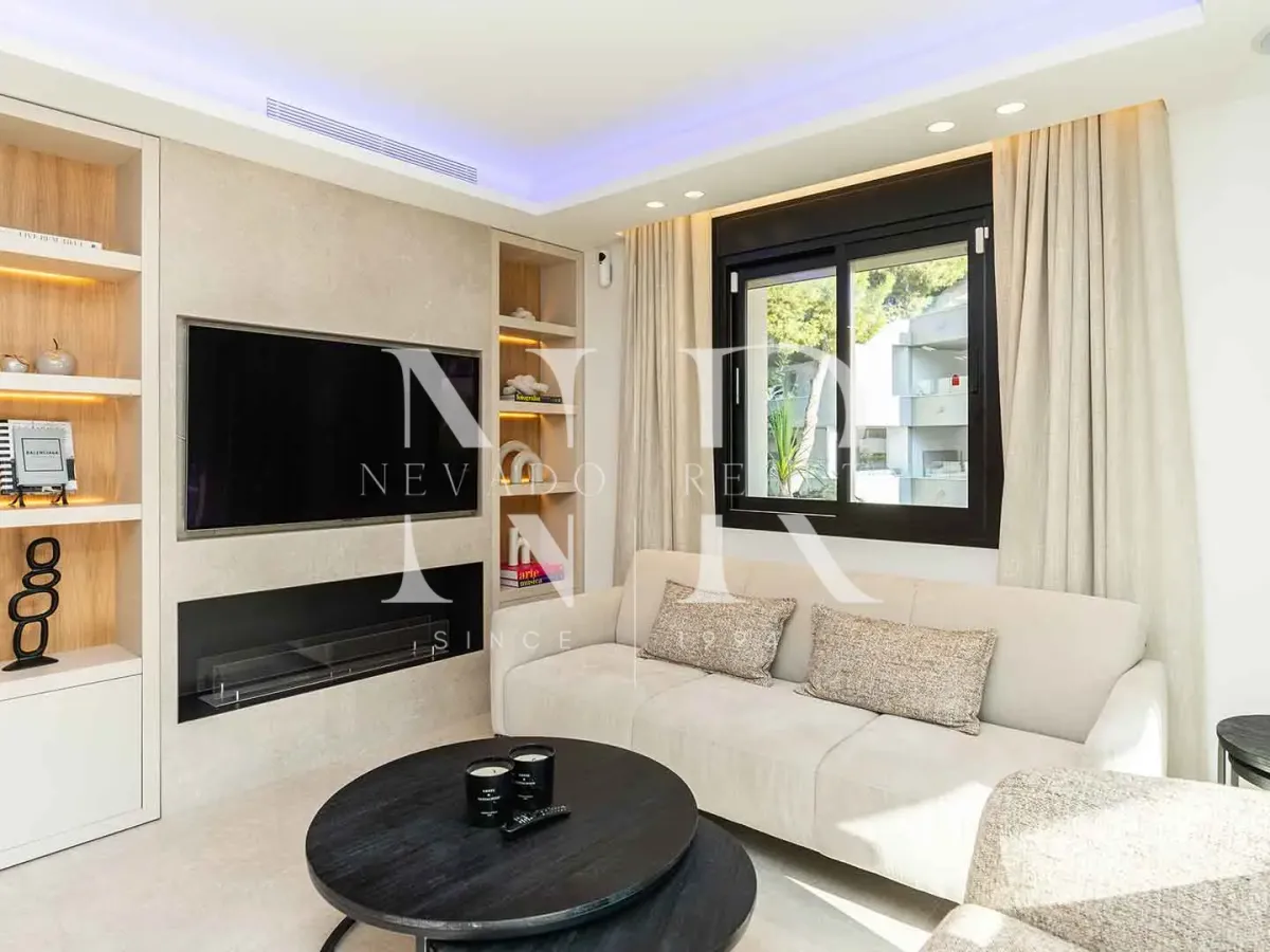 Apartment for sale in Nueva Andalucía just minutes from the beach