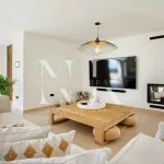 Villa in Las Lomas de Nueva Andalucía with panoramic sea views for sale 13