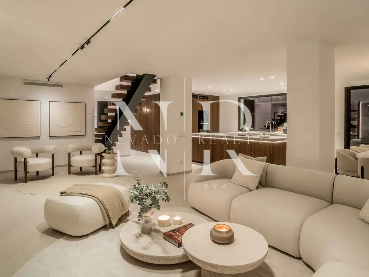 Completely renovated semi-detached house in Urbanización Peñablanca for sale