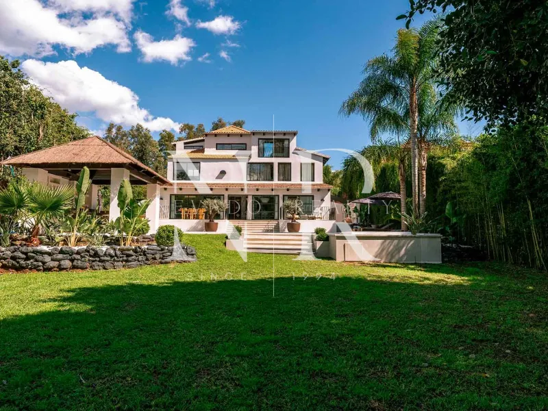 Completely refurbished villa in Nueva Andalucia for sale