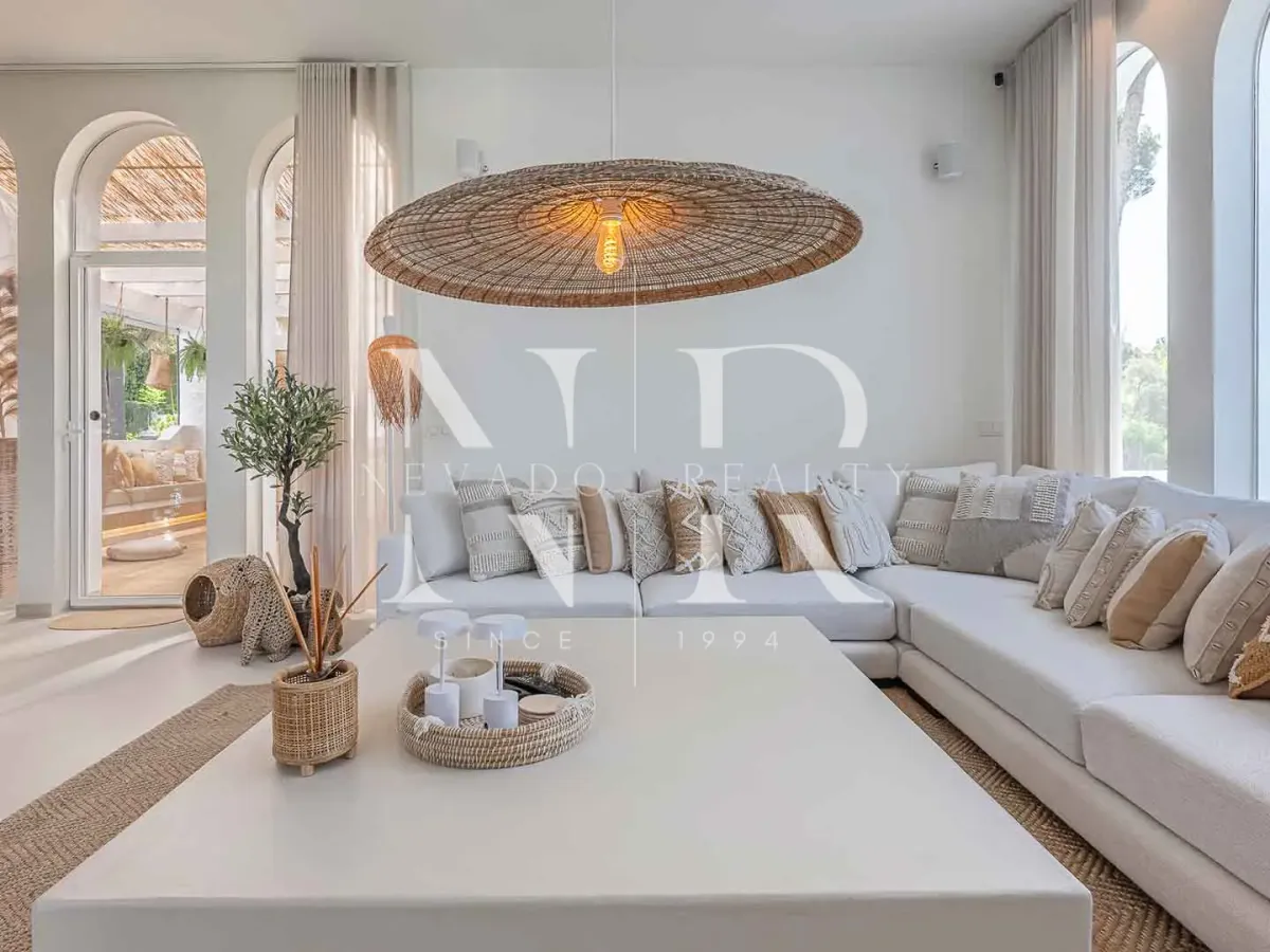 Boho style villa in Atalaya Rio Verde for sale