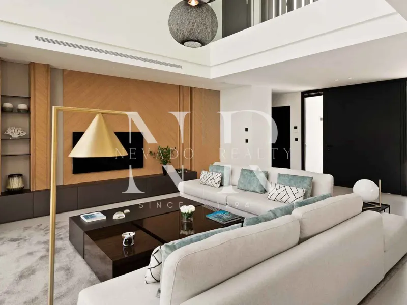 Designer villa for sale in Las Brisas Golf