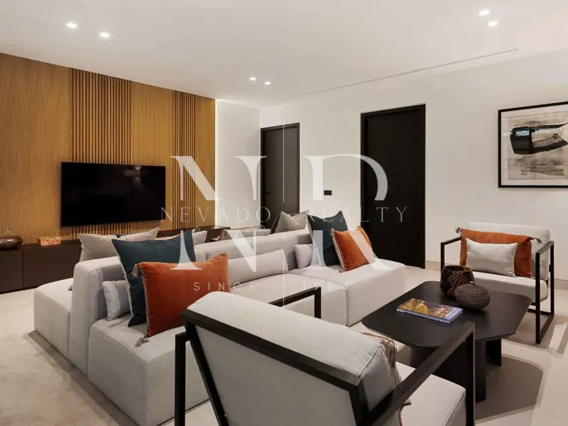 Designer villa for sale in Las Brisas Golf